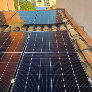 Instalación de placas solares fotovoltaicas en La Jonquera